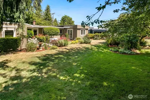 Exterior - 3771 W Commodore Way, Seattle, WA 98199 photo 7 of 7