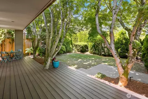 Exterior - 3771 W Commodore Way, Seattle, WA 98199 photo 2 of 7