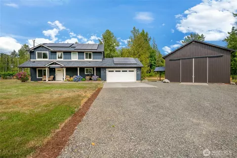 9870 Foxhurst Ct, Blaine, WA 98230