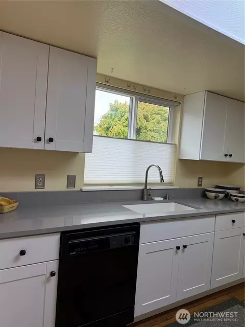 Kitchen - 500 W Bowman Ct, Sequim, WA 98382 photo 1 of 4