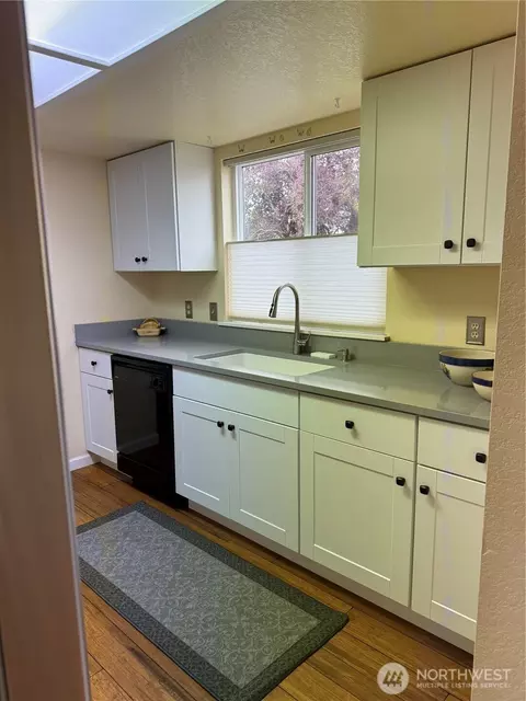Kitchen - 500 W Bowman Ct, Sequim, WA 98382 photo 2 of 4