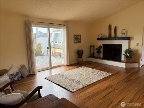 Living - 500 W Bowman Ct, Sequim, WA 98382 photo 3 of 6