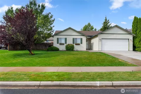 1492 Melissa Way, Wenatchee, WA 98801