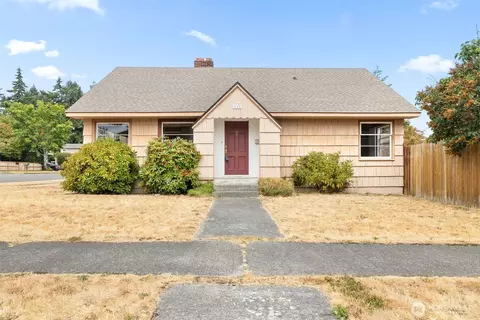 922 S Cedar St, Port Angeles, WA 98362