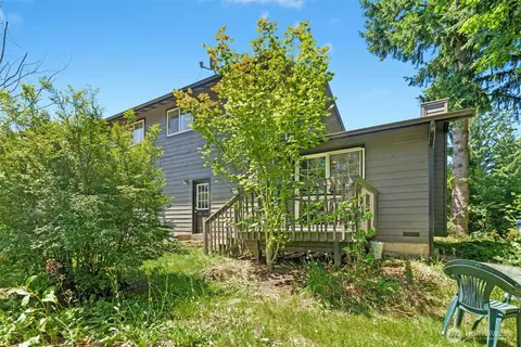 Exterior - 12209 11th Pl W, Everett, WA 98204 photo 5 of 8
