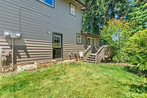 Exterior - 12209 11th Pl W, Everett, WA 98204 photo 6 of 8