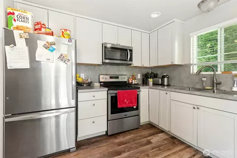 Kitchen - 12209 11th Pl W, Everett, WA 98204 photo 3 of 3