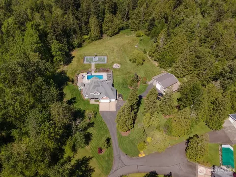 4975 E 12th Dr, Bellingham, WA 98226