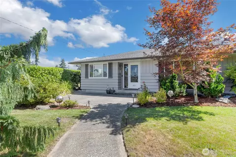 611 13th St SW, Puyallup, WA 98371