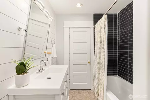 Bath - 2800 E Thomas St, Seattle, WA 98112 photo 1 of 1
