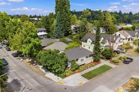 View/Area - 2800 E Thomas St, Seattle, WA 98112 photo 1 of 8