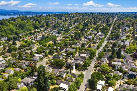 View/Area - 2800 E Thomas St, Seattle, WA 98112 photo 3 of 8