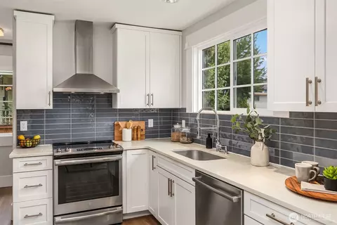 Kitchen - 2800 E Thomas St, Seattle, WA 98112 photo 2 of 4