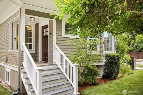 Exterior - 2800 E Thomas St, Seattle, WA 98112 photo 2 of 3