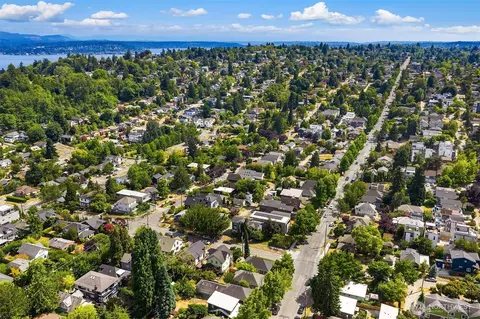 View/Area - 2800 E Thomas St, Seattle, WA 98112 photo 8 of 8