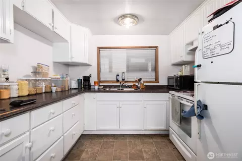 Kitchen - 31580 E 3rd St, Lyman, WA 98263 photo 1 of 3