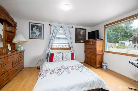 Bedroom - 31580 E 3rd St, Lyman, WA 98263 photo 1 of 3