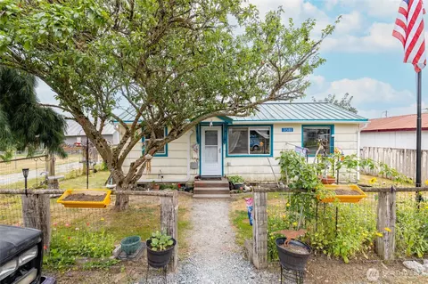 31580 E 3rd St, Lyman, WA 98263