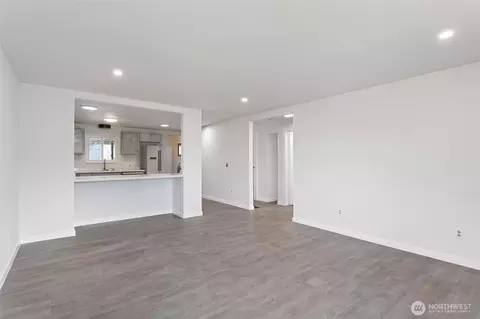 Living - 349 Rainier Ave, Enumclaw, WA 98022 photo 2 of 3