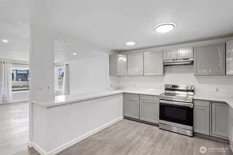 Kitchen - 349 Rainier Ave, Enumclaw, WA 98022 photo 3 of 3