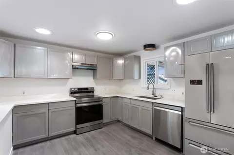 Kitchen - 349 Rainier Ave, Enumclaw, WA 98022 photo 1 of 3