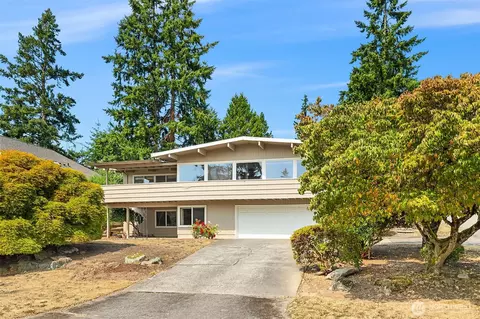 12456 SE 26th Pl, Bellevue, WA 98005