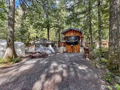 97 Riverside Dr, Deming, WA 98244
