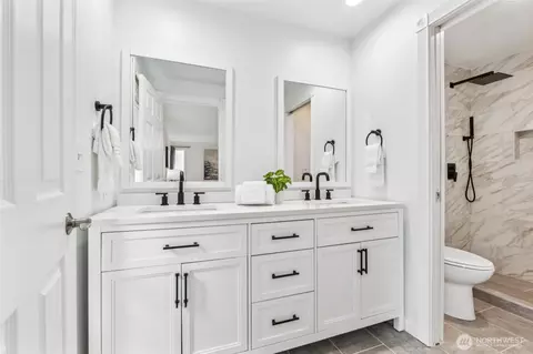 Bath - 330 221st St SE, Bothell, WA 98021 photo 1 of 3