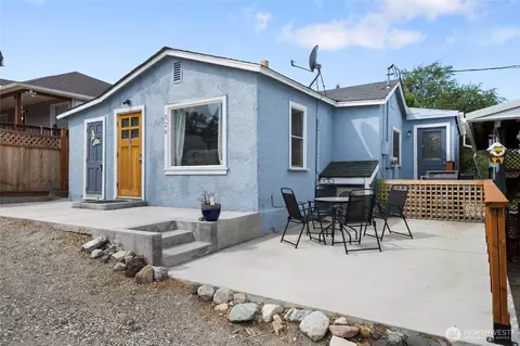 526 Wetzel St, Grand Coulee, WA 99133