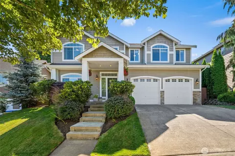 2421 Chateau Dr, Puyallup, WA 98373
