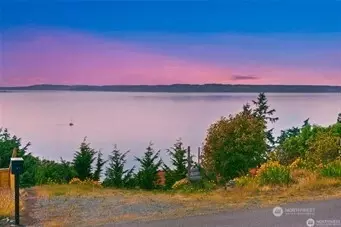303 Burke Dr, Camano Island, WA 98282