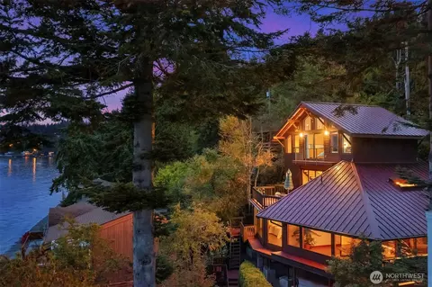 16763 Maplewild Ave SW, Seattle, WA 98166