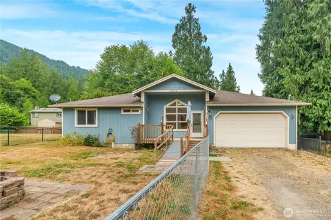 2984 Beaver Pl, Sedro Woolley, WA 98284