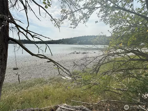 408 Bayshore Dr, Port Ludlow, WA 98365