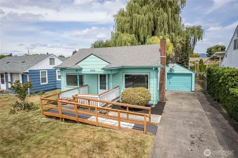 2928 Florida St, Longview, WA 98632