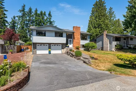 8815 221st Pl SW, Edmonds, WA 98026