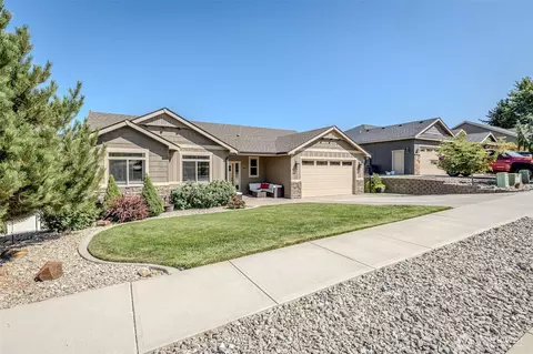 1413 Benoy Ave, Wenatchee, WA 98801