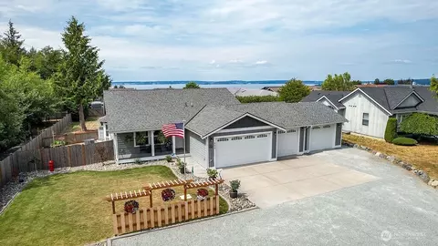 509 Island View Dr, Camano Island, WA 98282