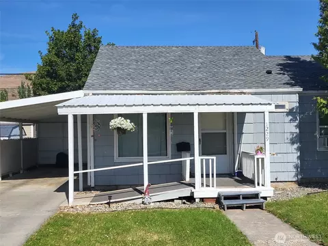 1229 C St SW, Ephrata, WA 98823