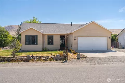 645 5th Ave S, Okanogan, WA 98840