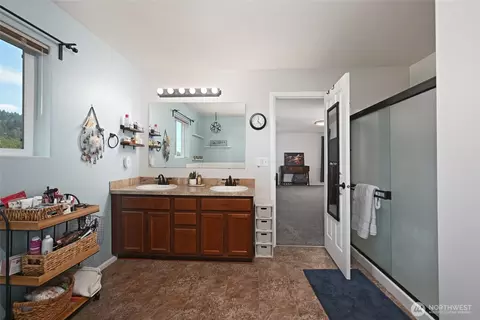 Bath - 1114 Ross Ave NW, Orting, WA 98360 photo 3 of 5