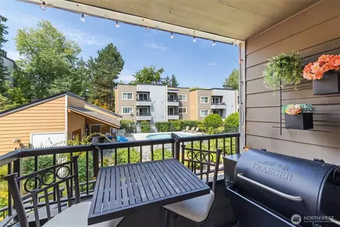 740 Kirkland Cir #E203, Kirkland, WA 98033