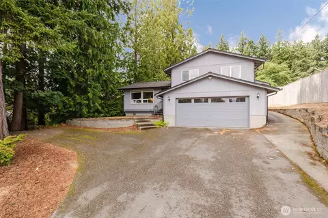 1116 Lower Marine Dr, Bremerton, WA 98312