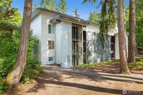14620 NE 31st St #E202, Bellevue, WA 98007