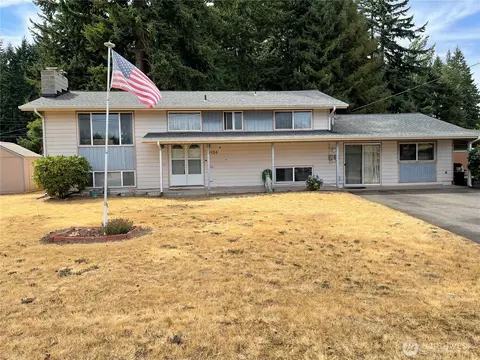 2124 Pine Tree Dr SE, Port Orchard, WA 98366