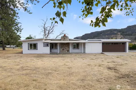 77 Diamond Ave, Electric City, WA 99123