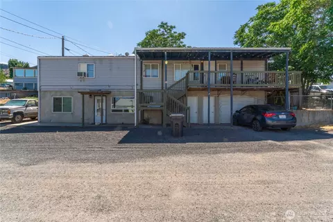 103 Seaton Ave, Grand Coulee, WA 99133
