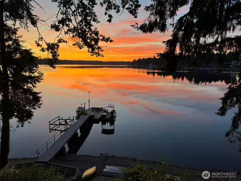 22 Silcox Is, Lakewood, WA 98498