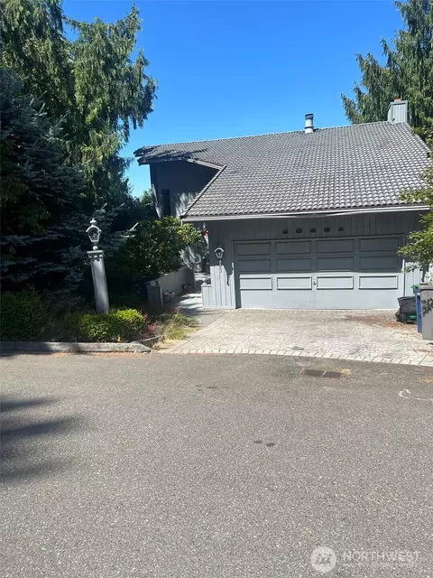 13461 64th Pl NE, Kirkland, WA 98034