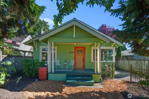 335 N 103rd St, Seattle, WA 98133